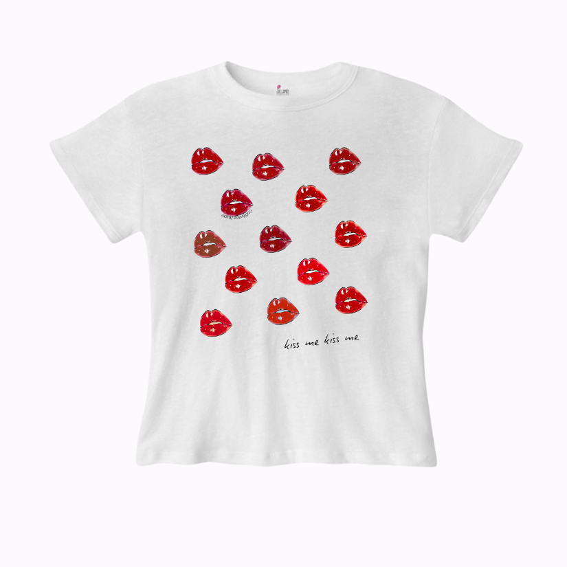 KISS ME, KISS ME