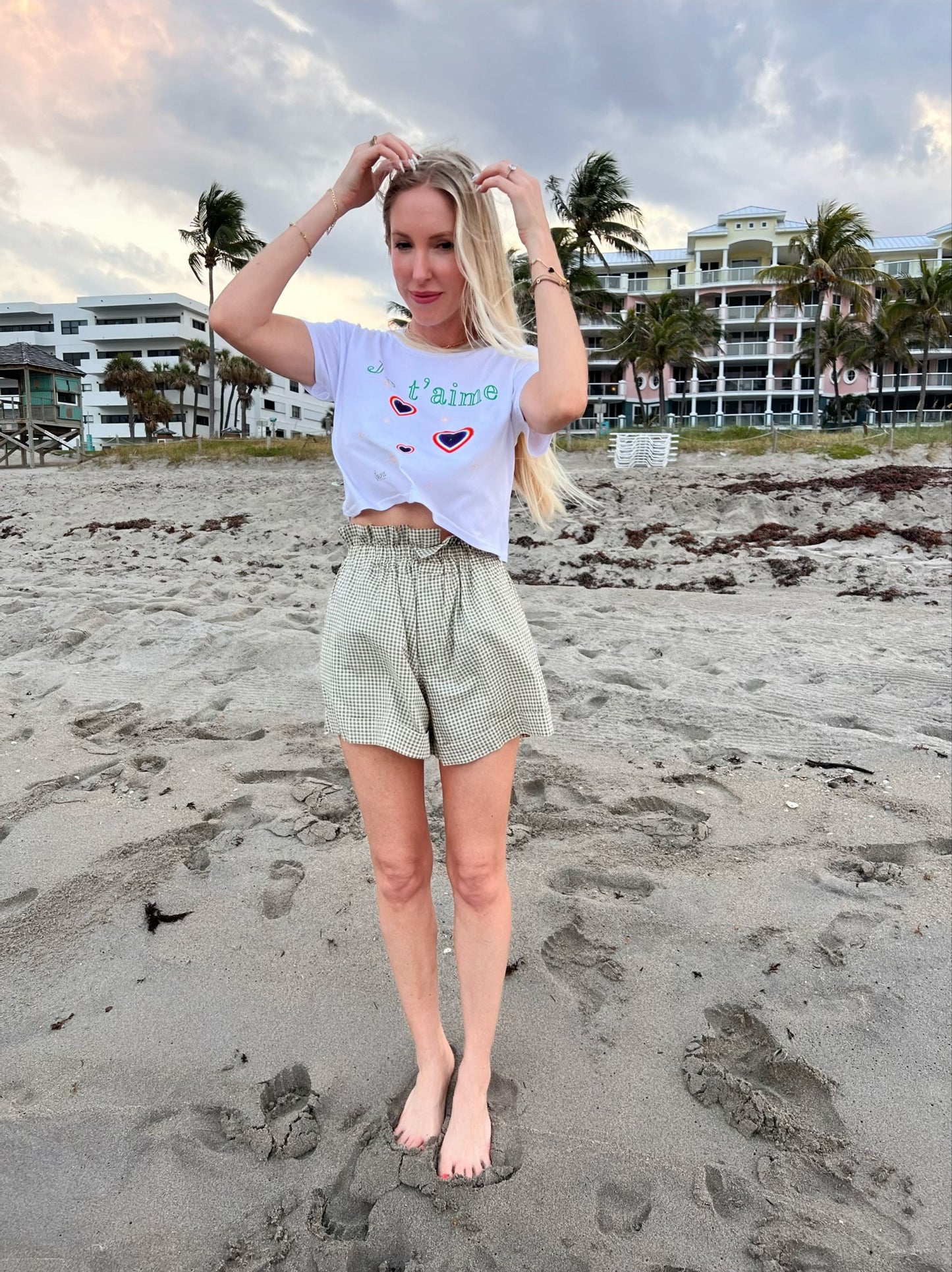 GLOWY HEARTS, the shorty tshirts