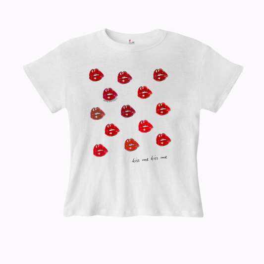 KISS ME, KISS ME