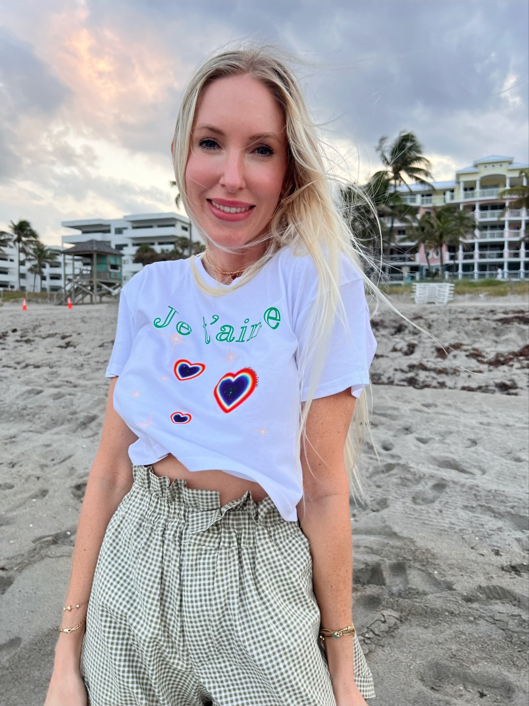GLOWY HEARTS, the shorty tshirts